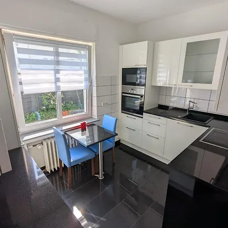 Grosse Frisch Renoviert In Bester Lage 아파트 *