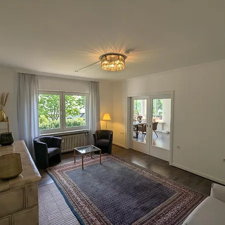 Grosse Frisch Renoviert In Bester Lage 아파트